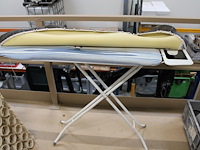 Strijkplank met brabantia hoes. - afbeelding 3 van  3