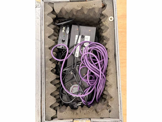 Strobe & lighting with flightcase - afbeelding 3 van  4