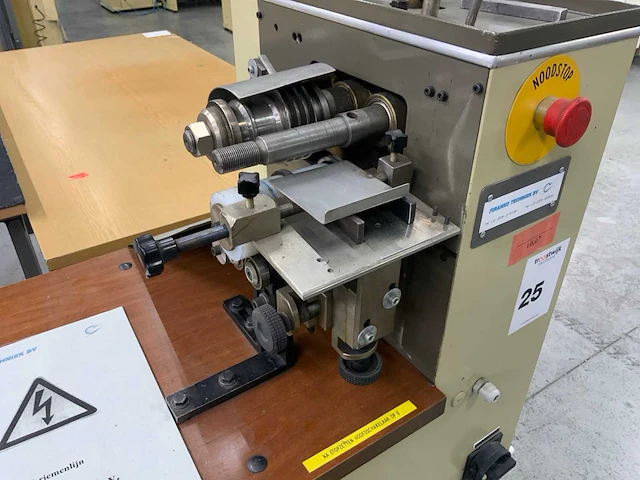 Stroken snijmachine 1cm straps / firanko techniek b.v. - afbeelding 4 van  7