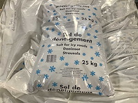 Strooizout 25 kg (49x) - afbeelding 1 van  4
