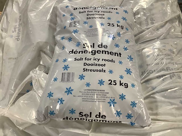 Strooizout 25 kg (49x) - afbeelding 1 van  4