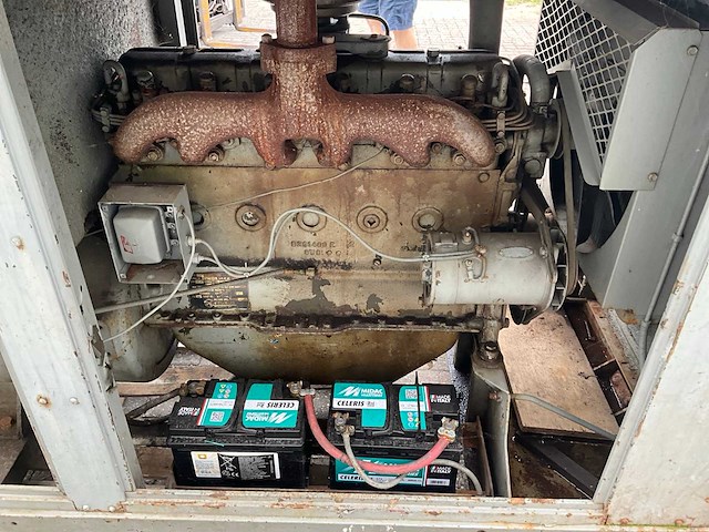 Stroomgenerator 30kva - afbeelding 2 van  15