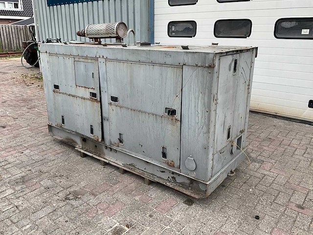 Stroomgenerator 30kva - afbeelding 1 van  15