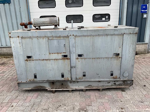 Stroomgenerator 30kva - afbeelding 2 van  15