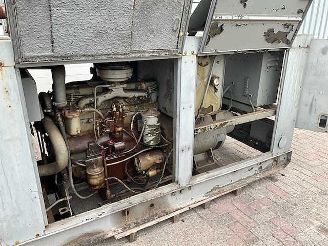 Stroomgenerator 30kva - afbeelding 8 van  15