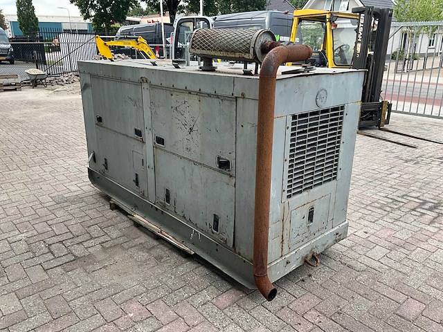 Stroomgenerator 30kva - afbeelding 1 van  3