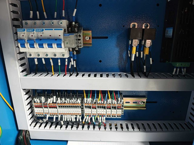 Stroomgenerator 50kv diesel - afbeelding 18 van  26