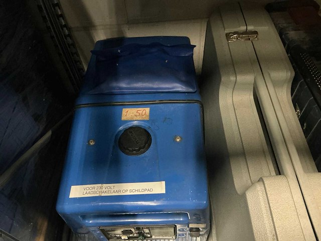 Stroomgenerator voor 230 volt laadschakelaar op schildpad - afbeelding 2 van  4
