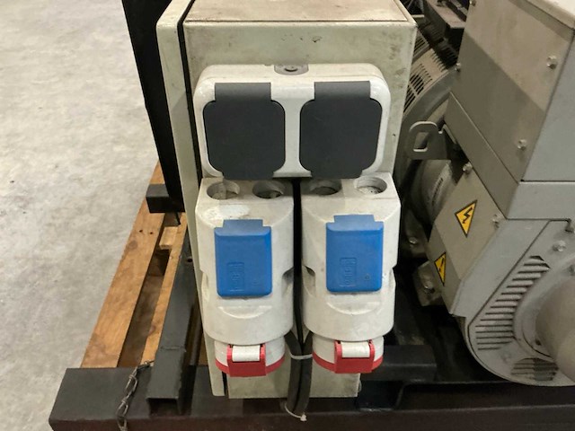 Stroomgenerator - afbeelding 9 van  10