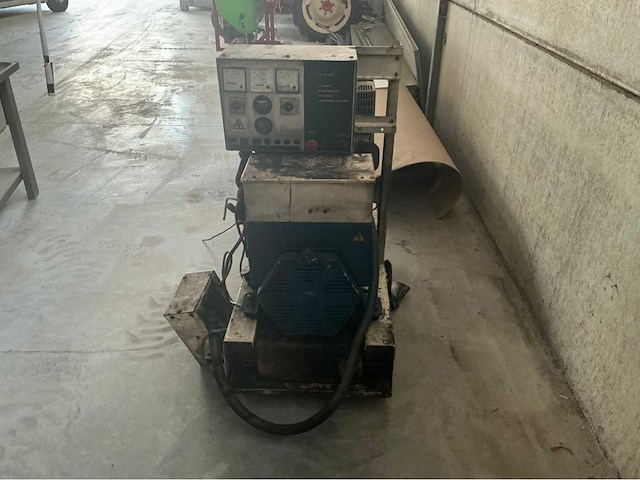 Stroomgenerator - afbeelding 2 van  7