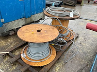 Stroomkabel op haspel (2x) - afbeelding 1 van  3