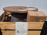 Stroomkabel op houten haspel, draka