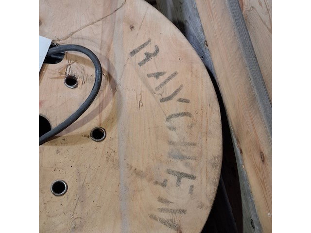 Stroomkabel op houten haspel, draka - afbeelding 2 van  8