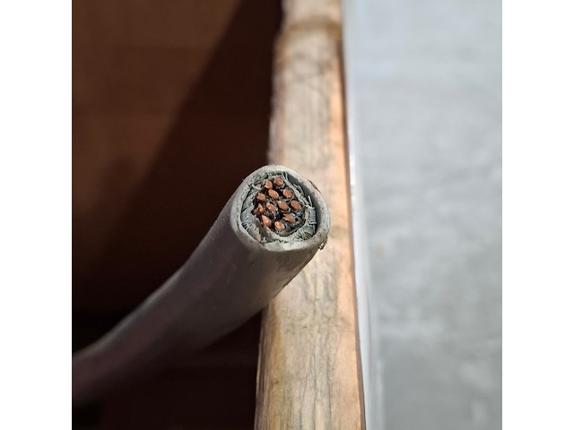 Stroomkabel op houten haspel, draka - afbeelding 8 van  8