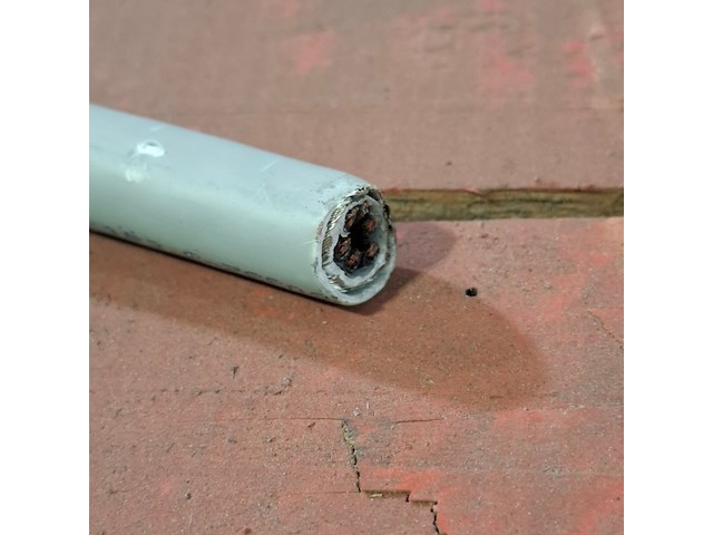Stroomkabel op houten haspel, draka - afbeelding 9 van  10
