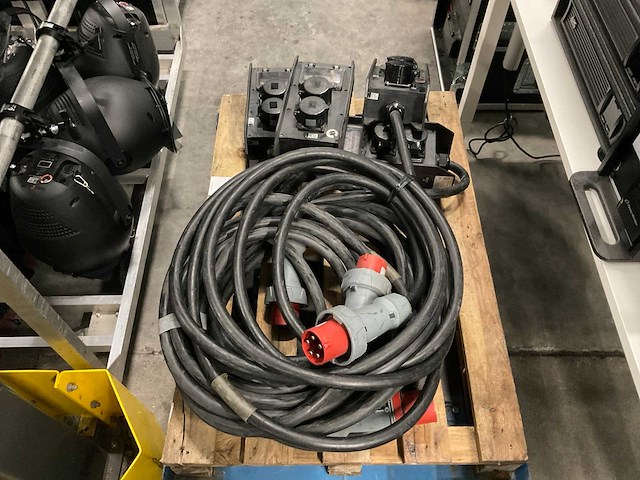 Stroomverdeler (4x) - afbeelding 1 van  6