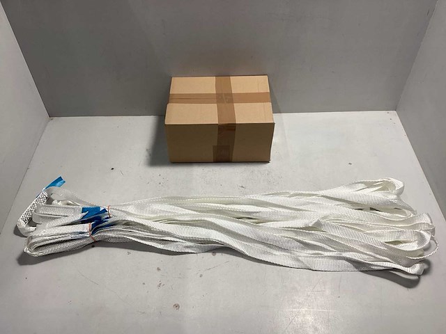 Strop - hijsbanden - overige hijs- en heftechniek (40x) - afbeelding 1 van  2