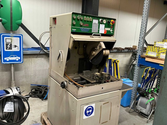 Struers exotom afkort doorslijpmachine - afbeelding 1 van  10