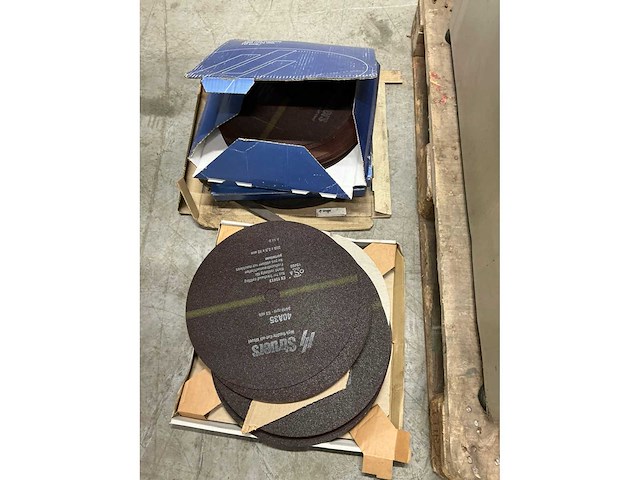 Struers exotom afkort doorslijpmachine - afbeelding 8 van  10