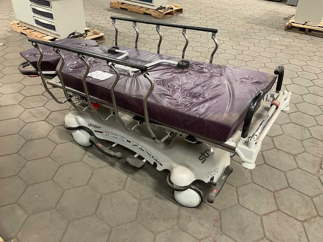 Stryker 1061 behandel tafel - afbeelding 1 van  8