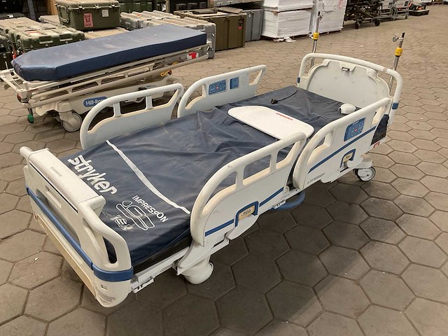 Stryker 3002 s3 ziekenhuisbed - afbeelding 1 van  9