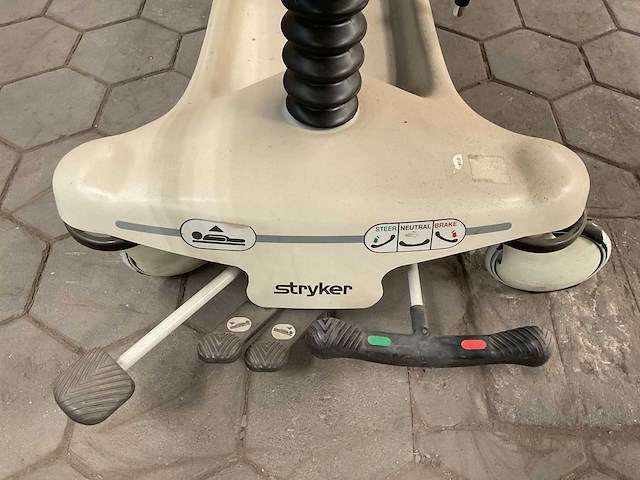 Stryker renaissance 1210 stretcher ziekenhuisbed - afbeelding 5 van  9