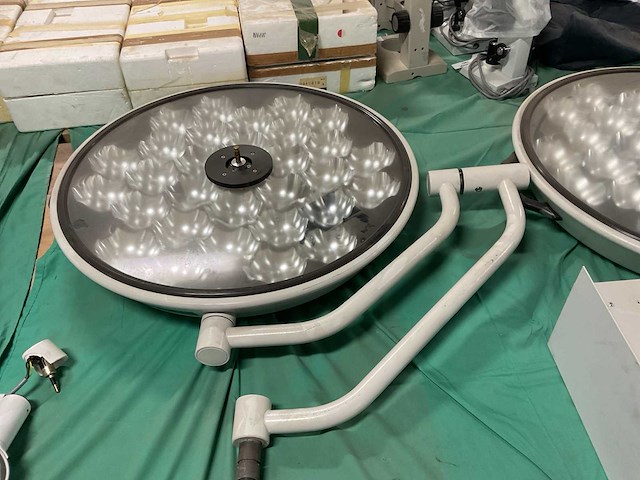Stryker visum led surgical light - afbeelding 1 van  5