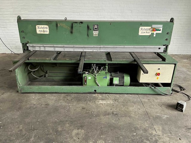 Stückmann & hillen - 4075, 2500x4mm - guillotine shears - 1980 - afbeelding 1 van  10