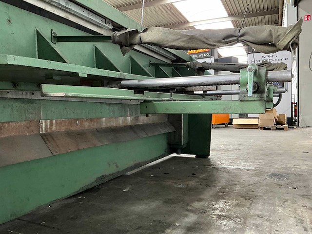 Stückmann & hillen - 4075, 2500x4mm - guillotine shears - 1980 - afbeelding 3 van  5