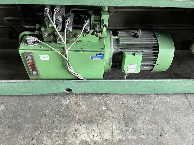 Stückmann & hillen - 4075, 2500x4mm - guillotine shears - 1980 - afbeelding 4 van  5