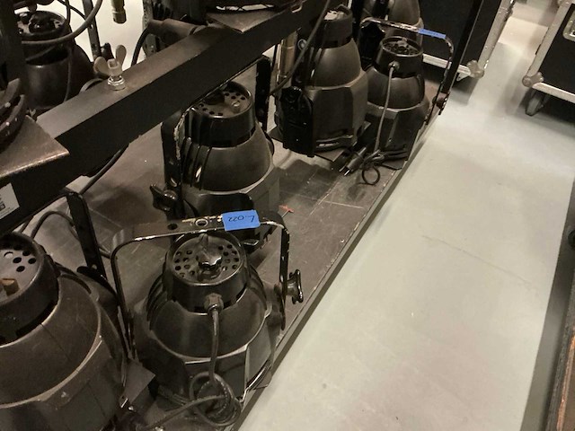 Studio beam multipar 4-bar spotlight (8x) - afbeelding 4 van  5