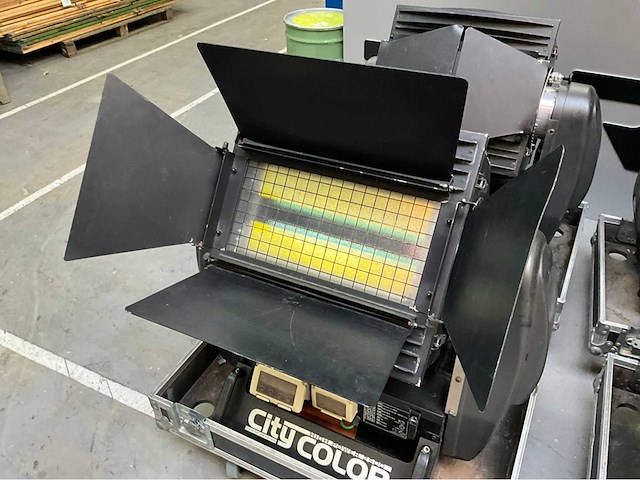 Studio due citycolor 2500 wash moving lights (4x) - afbeelding 3 van  5