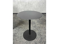 Studio henk co - design fauteuil met bijzettafel - afbeelding 2 van  10