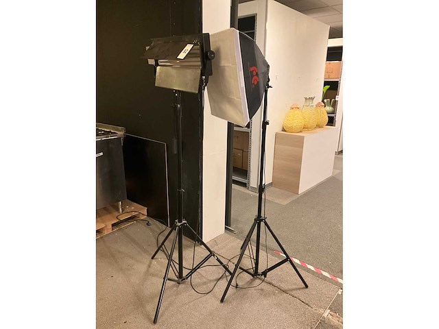 Studiolamp (3x) - afbeelding 1 van  2