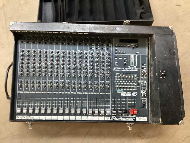Studiomaster powerhouse vision 16 analoge mengtafel - afbeelding 2 van  3