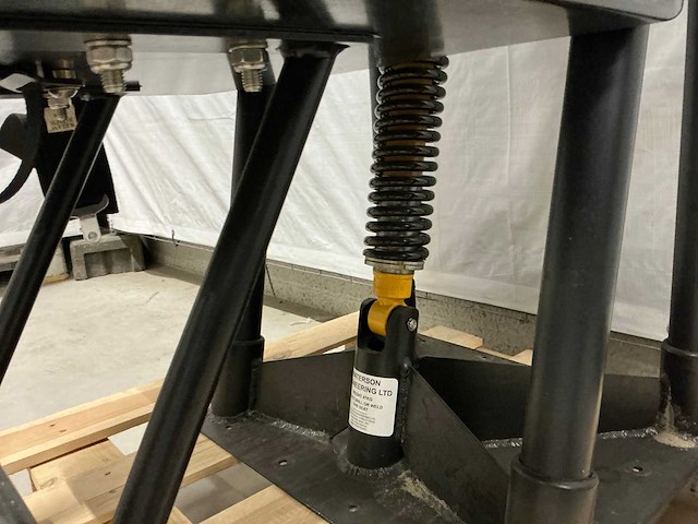 Stuurstoel carbon met schokbreker - afbeelding 3 van  5