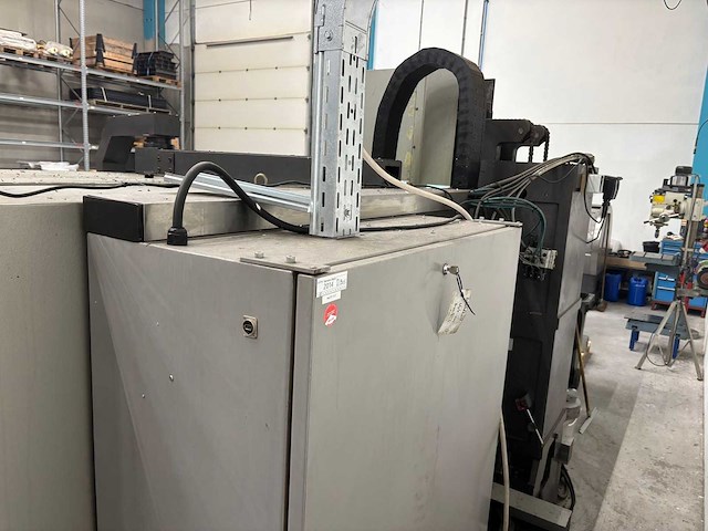 Style - bt1500 - cnc vertical machining centre - 2005 - afbeelding 16 van  16