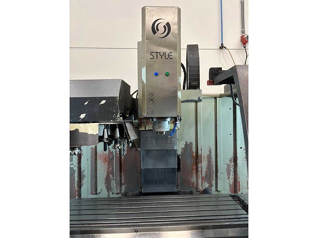 Style - bt1500 - cnc vertical machining centre - 2005 - afbeelding 11 van  16