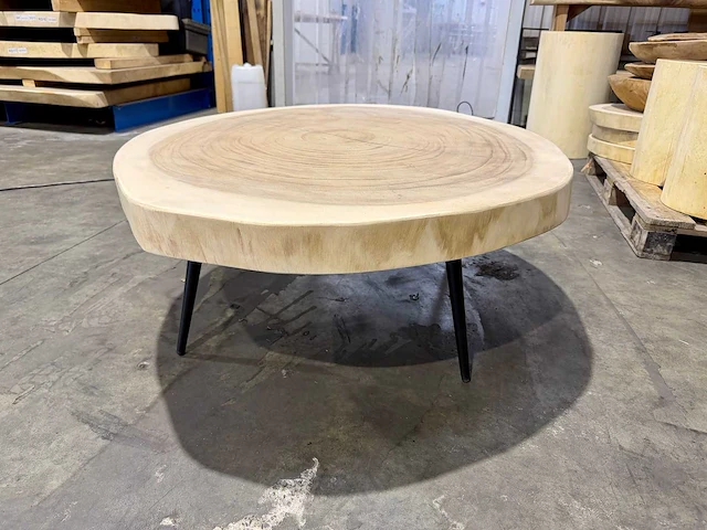 Suar boomstam salontafel 130/100 cm - afbeelding 2 van  5