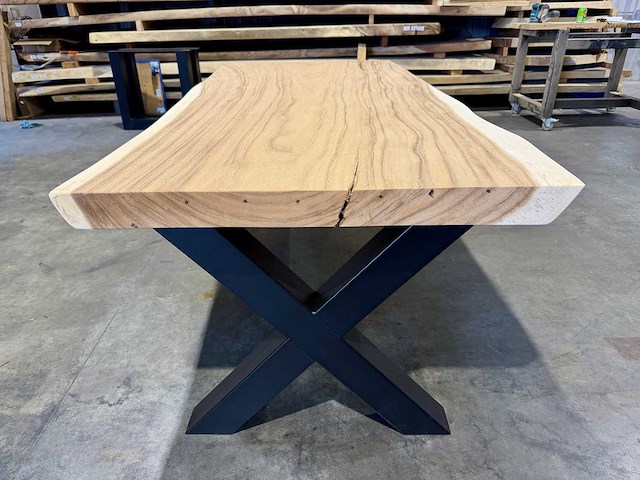 Suar boomstam tafel 220 cm. - afbeelding 2 van  3