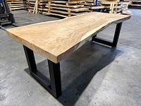 Suar boomstam tafel 240 cm. - afbeelding 1 van  3