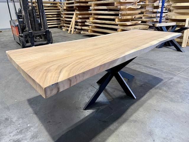 Suar boomstam tafel 240 cm. - afbeelding 2 van  3