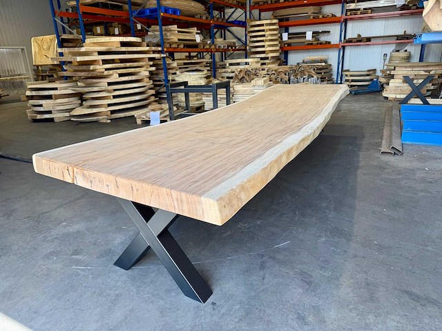 Suar boomstam tafel 500 cm. - afbeelding 5 van  5