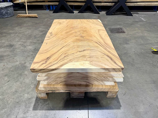 Suar boomstam tafelblad 120 cm. (5x) - afbeelding 3 van  3