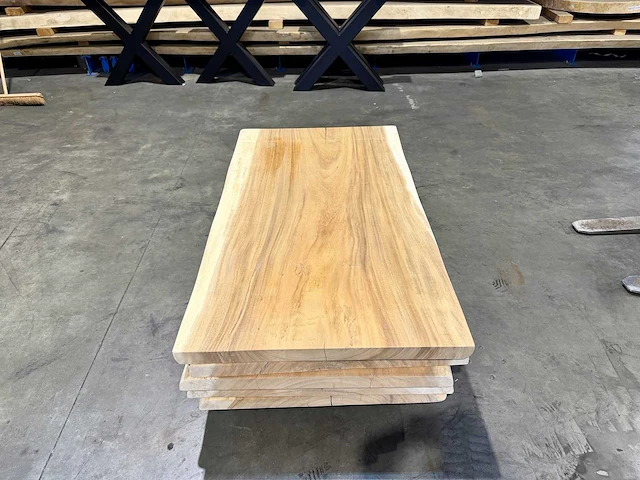Suar boomstam tafelblad 140 cm. (5x) - afbeelding 3 van  3