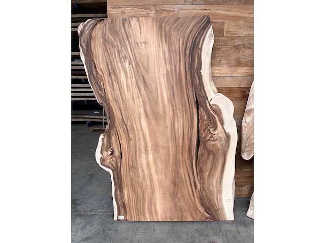 Suar boomstam tafelblad 220 cm - afbeelding 1 van  1