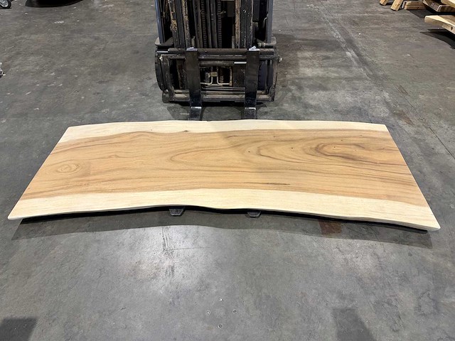 Suar boomstam tafelblad 240 cm. - afbeelding 1 van  1