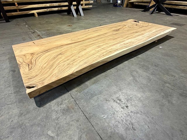 Suar boomstam tafelblad 260 cm. - afbeelding 1 van  3