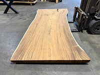 Suar boomstam tafelblad 300 cm.