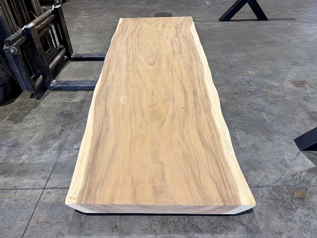 Suar boomstam tafelblad 300 cm. - afbeelding 1 van  4